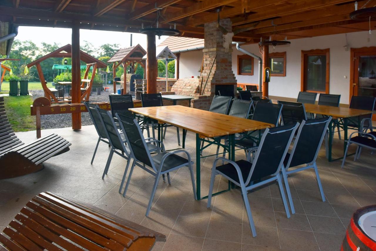 Nyakiglab Villa Szegi Ngoại thất bức ảnh